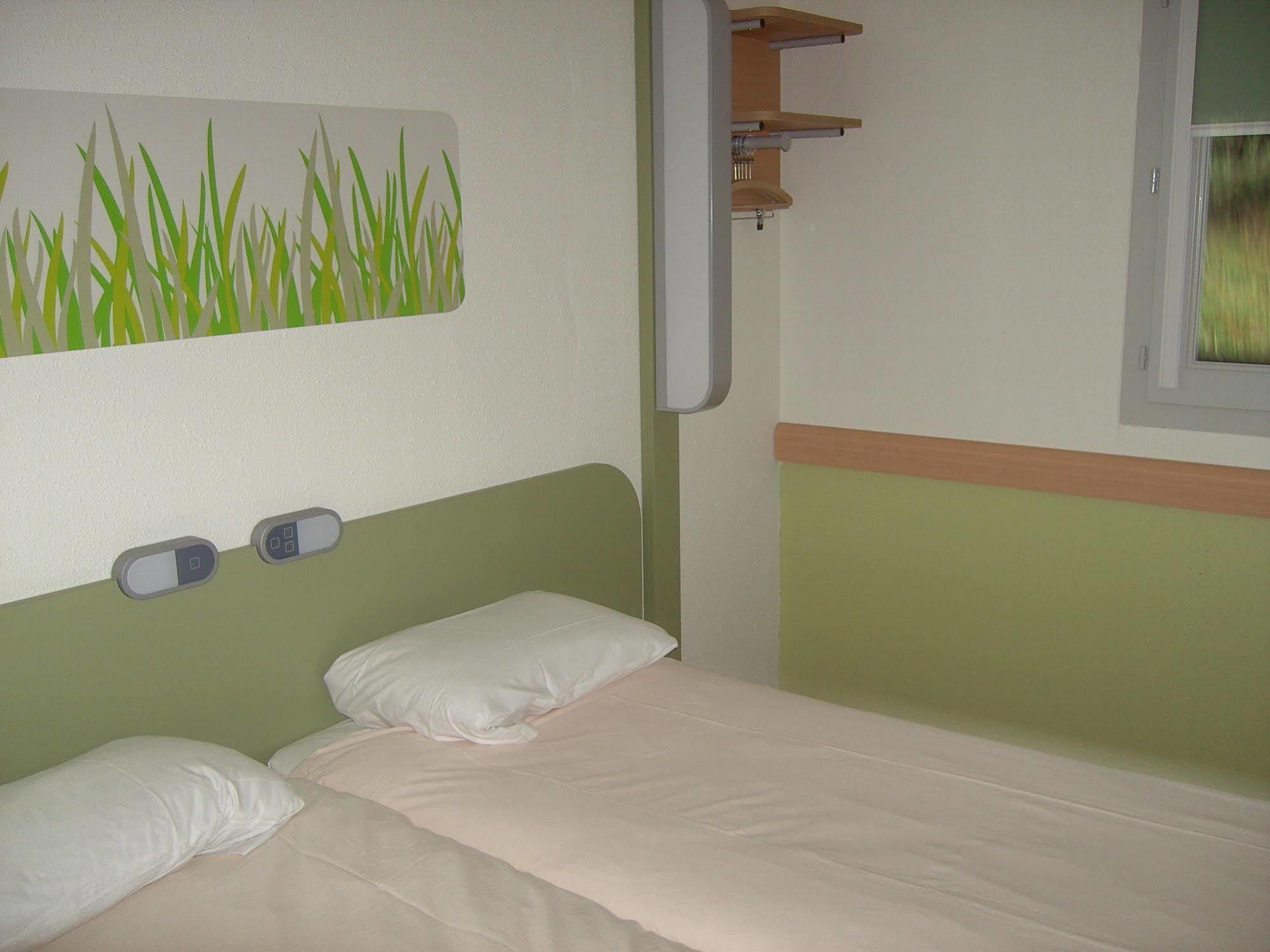 Ibis Budget Brignoles Provence Exterior photo